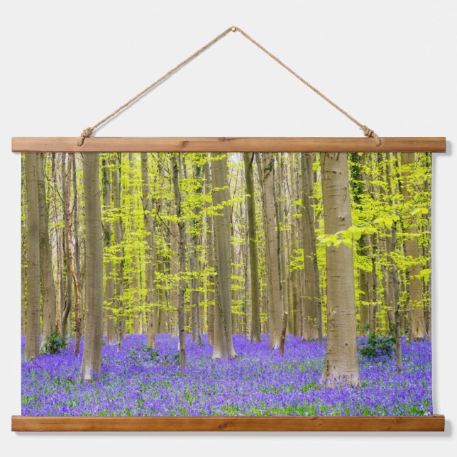 Frühling im Blauen Wald Wandteppich Mit Holzrahmen (Vorne)