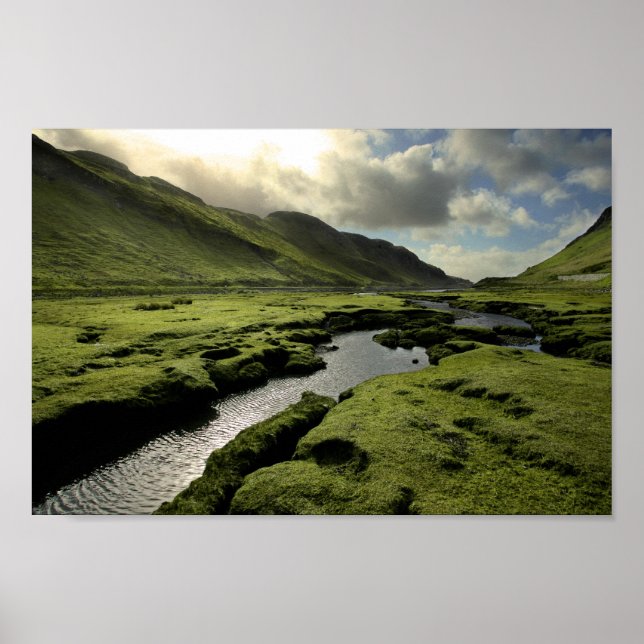 Frühling im schottischen Hochland Poster (Vorne)