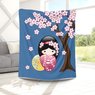 Frühling Kokeshi Puppe - niedlicher japanischer Fleecedecke