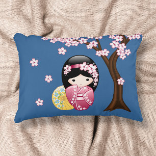 Frühling Kokeshi-Puppe - Süße japanische Geisha-Da Zierkissen