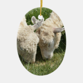 Frühling/Ostern: Zwei Lämmer das gleiche Gras, Keramik Ornament