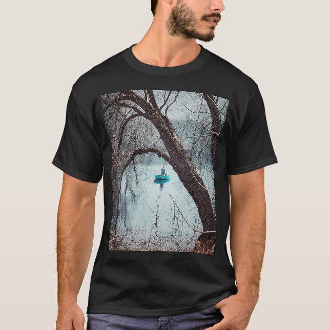 Frühlings-Einsamkeit am Fluss T-Shirt (Vorderseite)