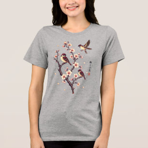 Frühlings-Sperlinge auf einem blühenden Ast Tri-Blend Shirt