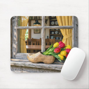 Frühlings-Tulpen in einem holländischen Holzschuh Mousepad