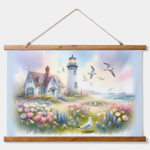 Frühlingsblumen am Leuchtturm-Cottage an der Küste Wandteppich Mit Holzrahmen
