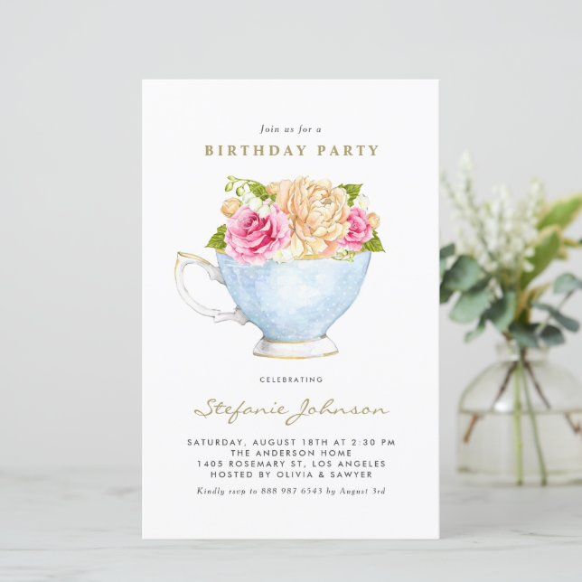 Frühlingsblumen im Teacup Geburtstagsparty Einladu (Stehend Vorderseite)