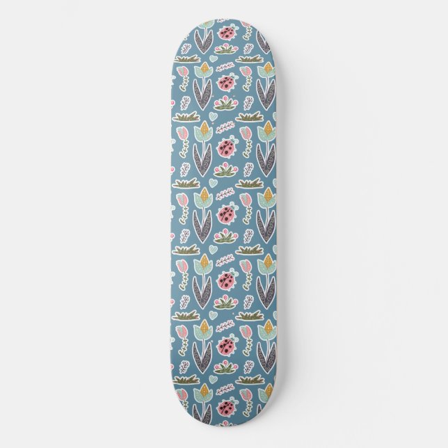 Frühlingsblumen und Ladybug Muster Skateboard (Vorderseite)