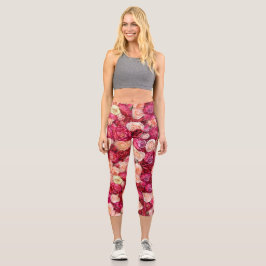 Frühlingserwachen voller weißer und rosa Pfingstro Capri Leggings