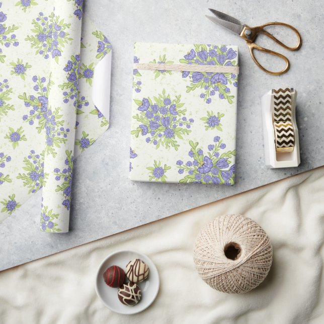 Frühlingsfloral Lilac Purple Blumen Geschenkpapier (Kunsthandwerk)