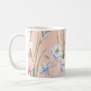 Frühlingsflorale, Retro-Tapete. Kaffeetasse