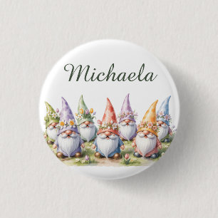 Frühlingsgnome auf einer Wiese Button