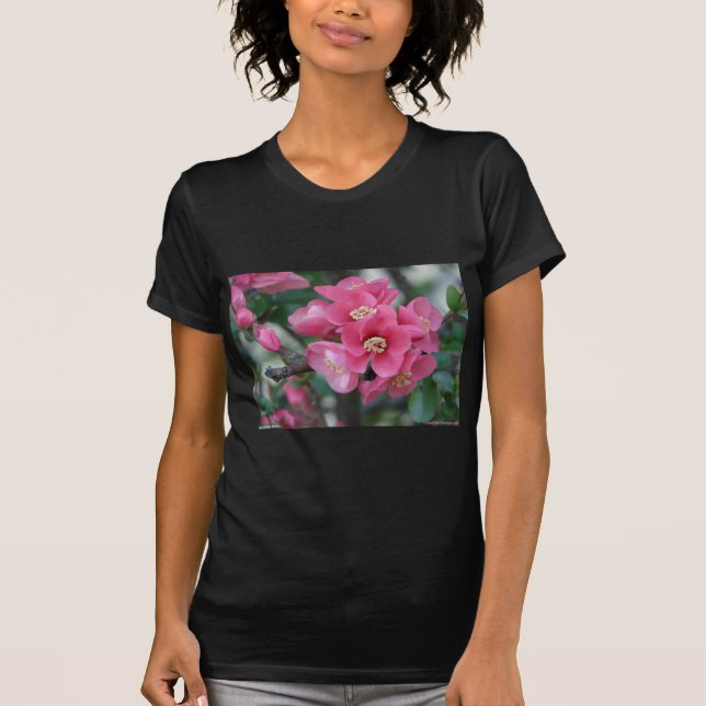 Frühlingspink blühende Ruhe T-Shirt (Vorderseite)