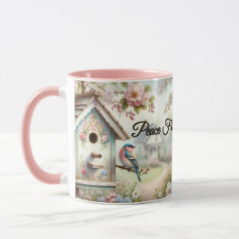 Frühlingstaubenhaus mit pastellfarbenen Blumen und Tasse