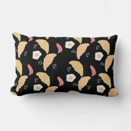 Frühstücksbüffet auf einem Croissant mit Schinken  Lendenkissen