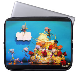 Fubby bruiloft met cupido die voor liefde zorgt. laptopschutzhülle