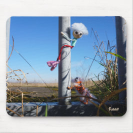 Fubby fantasie, op de vlucht voor een dier. mousepad