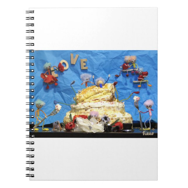 Fubby feest met taart en bruidspaar. notizblock (Vorderseite)