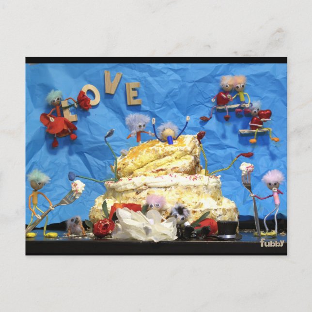 Fubby feest met taart en bruidspaar. postkarte (Vorderseite)