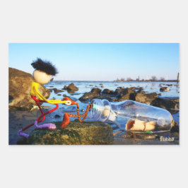 Fubby met flessenpost aan de kust. rechteckiger aufkleber