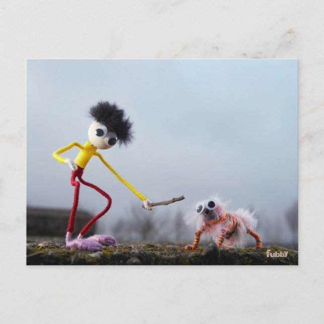 Fubby speelt buiten met dier. postkarte (Vorderseite)