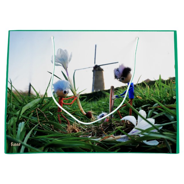 Fubby's bij een molen planten een krokus bol. große geschenktüte (Vorderseite)