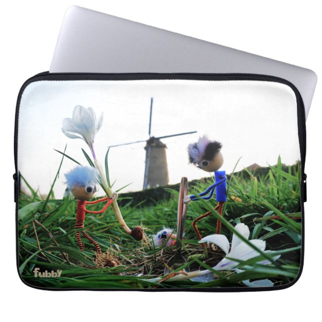 Fubby's bij een molen planten een krokus bol. laptopschutzhülle (Vorderseite)