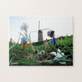 Fubby's bij een molen planten een krokus bol. puzzle