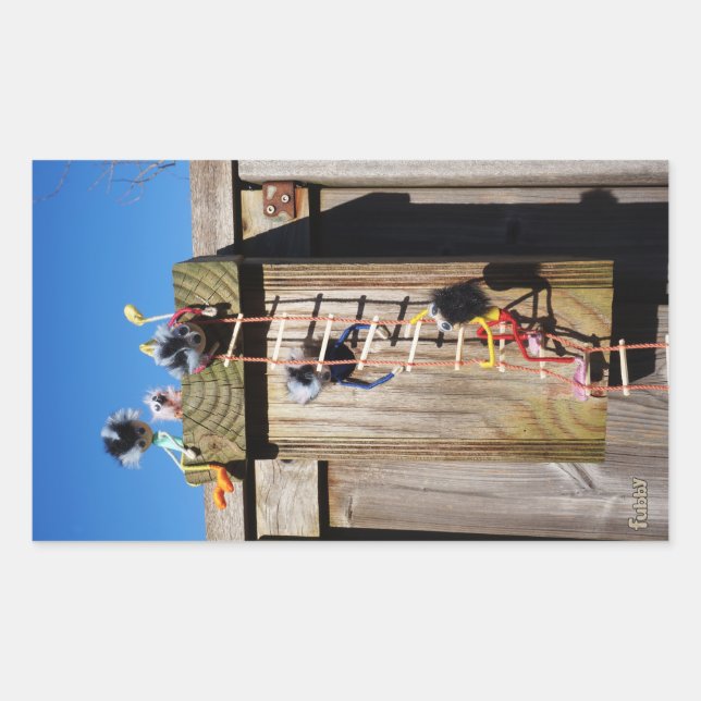 Fubby's die een vogelhuis beklimmen. rechteckiger aufkleber (Vorderseite)