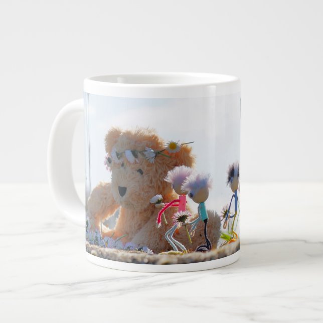 Fubby's die madeliefjes naar een Beer brengen. Jumbo-Tasse (Vorderseite Links)