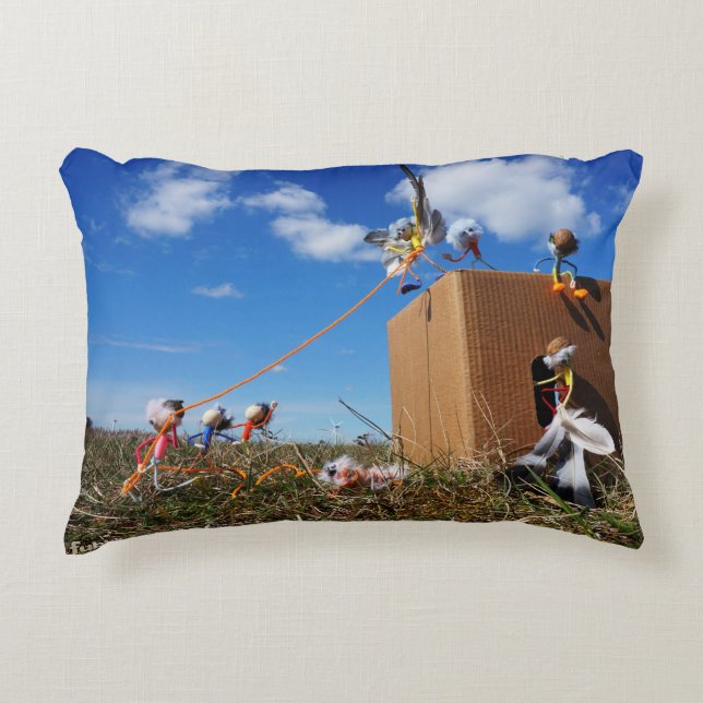 Fubby's die spelen met veren en vliegen. dekokissen (Vorderseite)