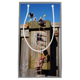Fubby's in vogelhuisje met touwladder. kleine geschenktüte