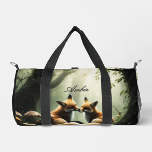 Fuchs kuschelt im nebligen Wald Personalisiert Duffle Bag