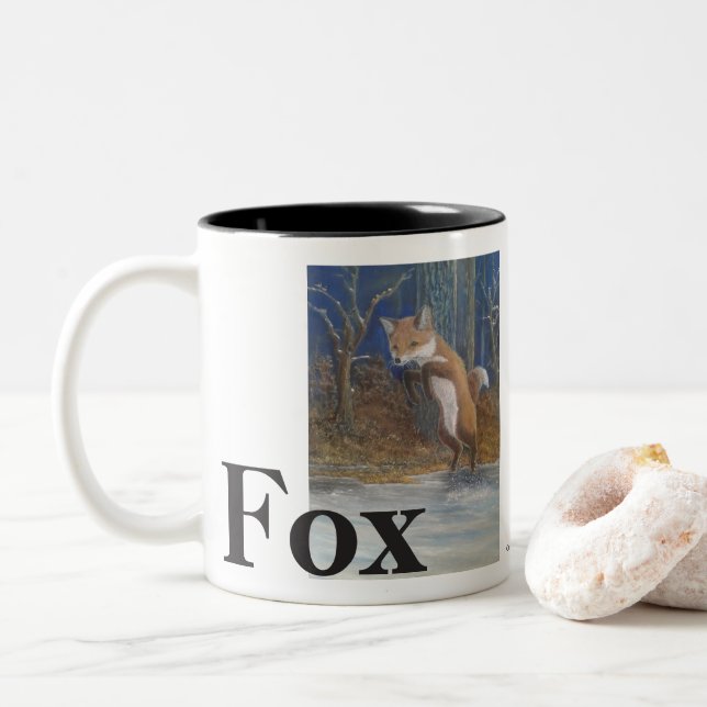 Füchse. Springender Fox im Schnee Zweifarbige Tasse (Mit Donut)
