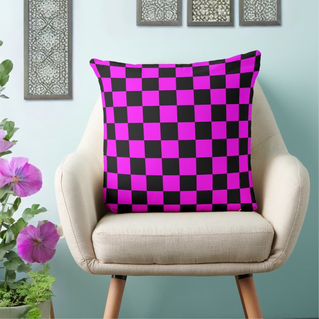 Fuchsia 80er Black Checkered Kissen (Von Creator hochgeladen)
