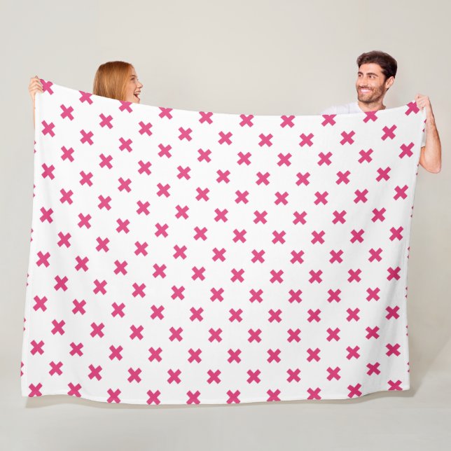 Fuchsia-Kreuzstiche auf weiß Fleecedecke (Beispiel)