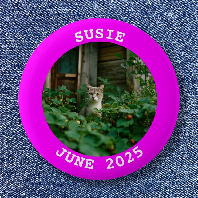 Fuchsia Personalisiertes rundes Foto Button (Fuchsia Personalized Round Photo Frame Pinback Button)