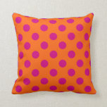 Fuchsia-Polka-Punkte auf Orange Kissen<br><div class="desc">Fuchsia-Polka-Punkte auf Orange</div>