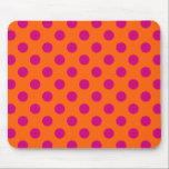 Fuchsia-Polka-Punkte auf Orange Mousepad<br><div class="desc">Fuchsia-Polka-Punkte auf Orange</div>