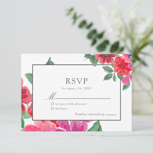 Fuchsia Watercolor Floral Wedding RSVP Karte (Stehend Vorderseite)