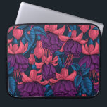 Fuchsien in blau und lila laptopschutzhülle<br><div class="desc">Blumenvektor-Muster mit handgezeichnet Fuchsien-Blume</div>