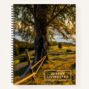 Füge Deinen Namen hinzu Misty Dawn in einem Wald Notizbuch