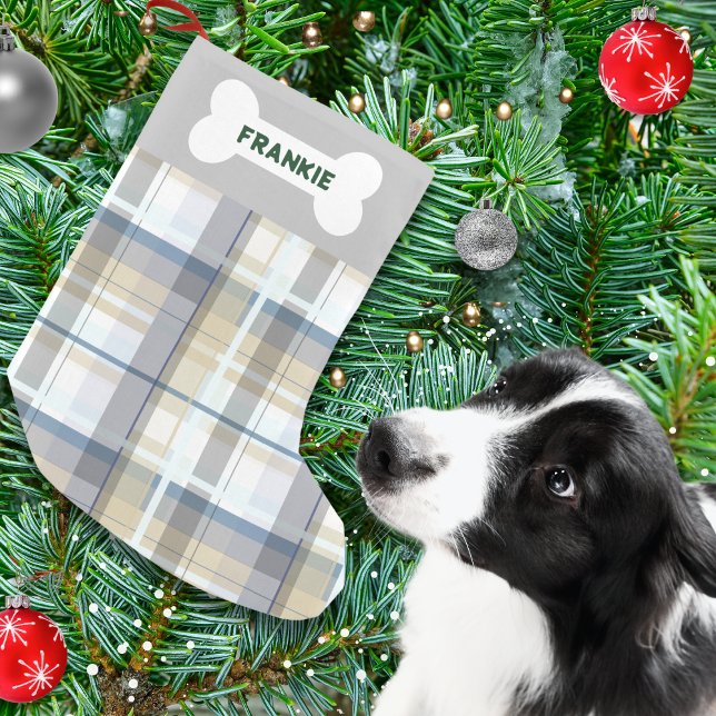 Fügen Sie den Namen Ihres Begleiters Karierten, be Kleiner Weihnachtsstrumpf (A Christmas stocking for your dog, with gray plaid pattern. Add your pet's name in the bone shape)
