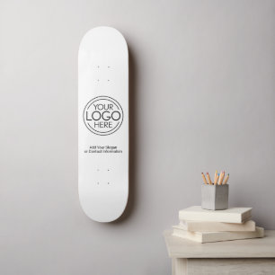 Fügen Sie Ihr Logo-Unternehmen Minimalistisch hinz Skateboard
