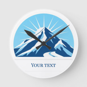 Fügen Sie Ihren eigenen Text Skigebiet Berg Souven Runde Wanduhr