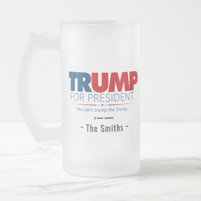 Fügen Sie Ihren Familiennamen Trump für Präsident  Mattglas Bierglas (Links)