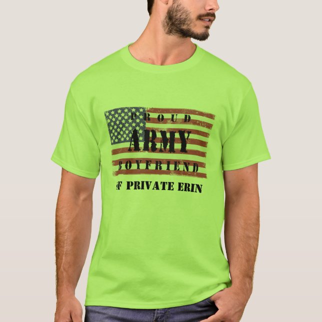 Fügen Sie Ihren Freund Name Proud Army Boyfriend S T-Shirt (Vorderseite)