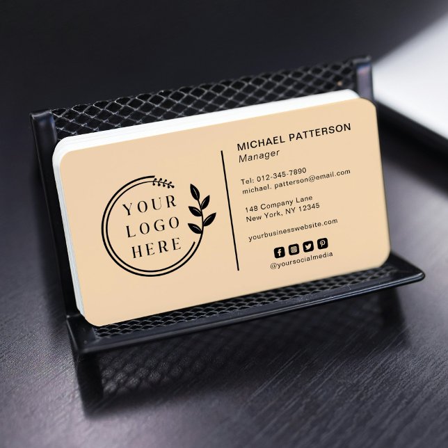 Fügen Sie Ihren Logo Social Media QR Code Corporat Visitenkarte (Von Creator hochgeladen)