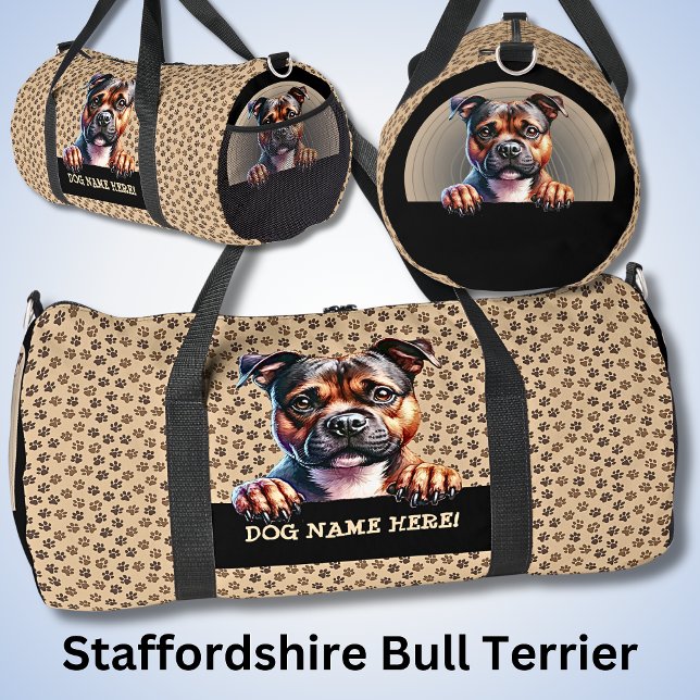 Fügen Sie Ihren Namen, Staffordshire Bull Terrier  Duffle Bag (Von Creator hochgeladen)