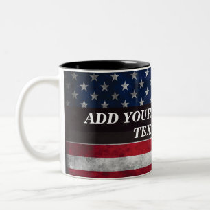 Fügen Sie Ihren Text auf der amerikanischen Flagge Zweifarbige Tasse