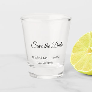 Fügen Sie Save the Date das Foto mit dem Namen des Schnapsglas